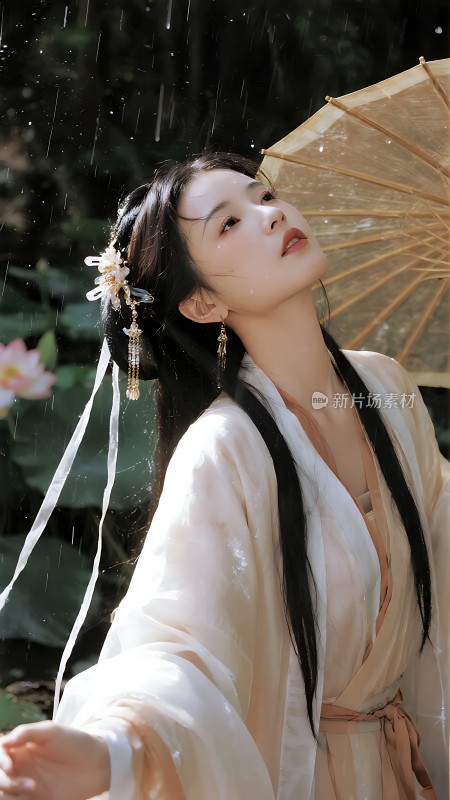 雨中佳人撑油纸伞