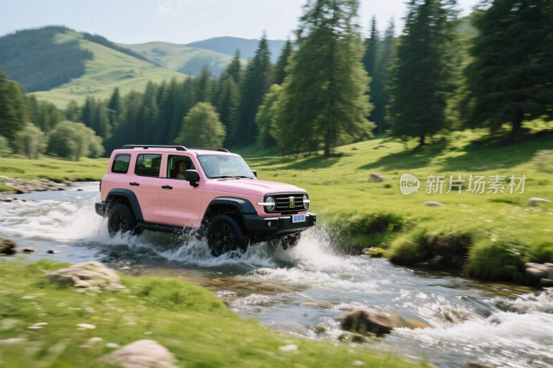 粉色越野车穿行山间溪流