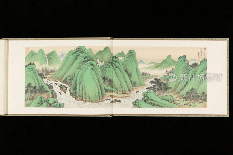 传统山水国画卷轴