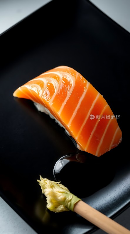 三文鱼寿司配芥末