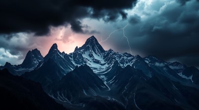 暴风雨中的雪峰 暴风雨中的雪峰