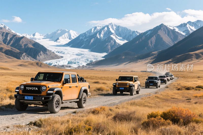 多辆越野车行驶在山间道路