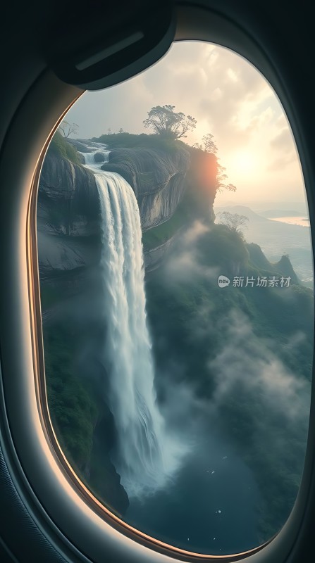 飞机窗外的壮丽瀑布景色