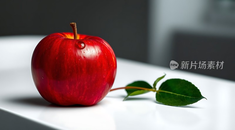 红苹果与绿叶