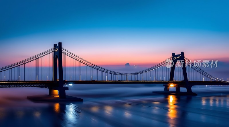 暮色下的跨江大桥