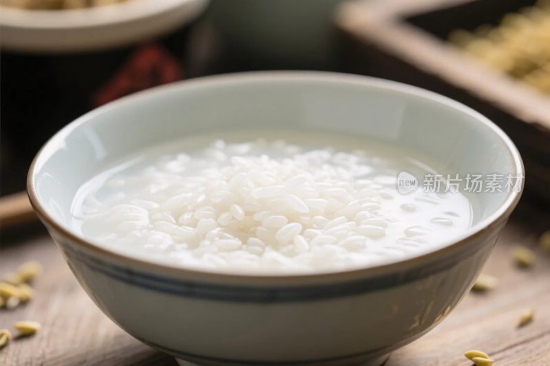 一碗白粥的特写
