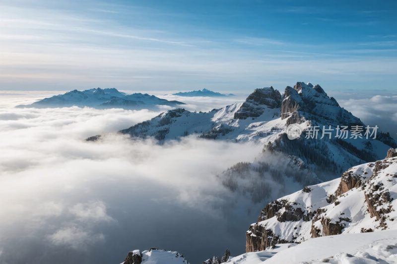 雪山云海风景图