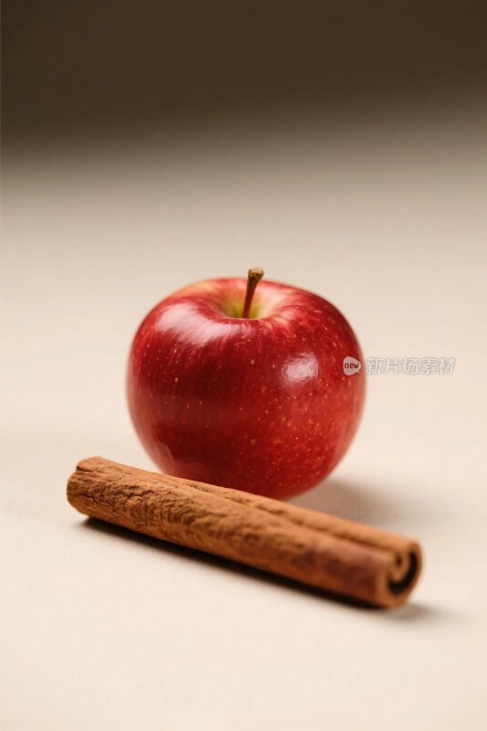 静物红苹果与肉桂