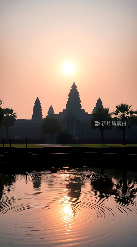 日出时分的吴哥窟剪影