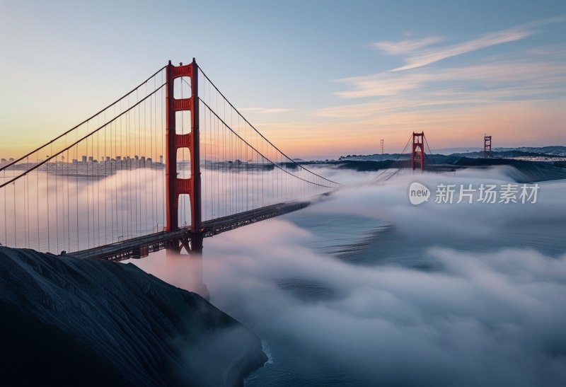 晨雾中金门大桥