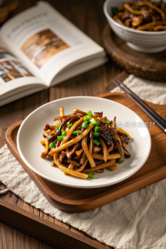 炒茶树菇中国传统经典美食中式家常美味食物