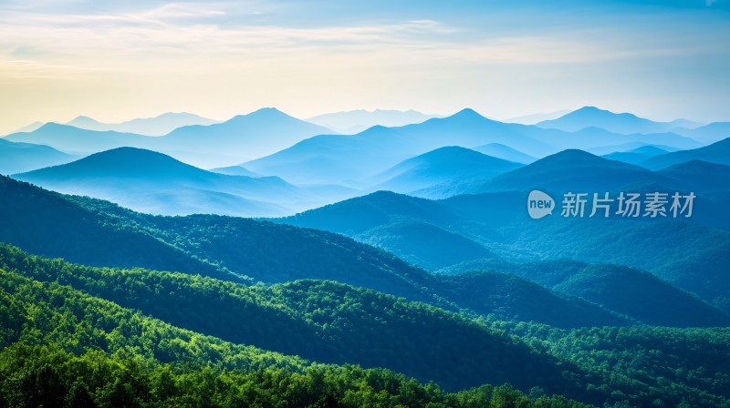 蓝色调山风景