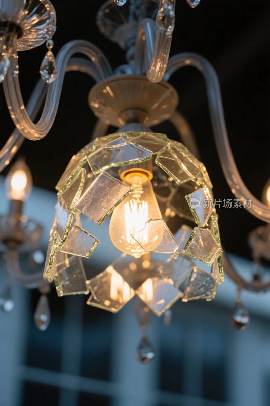 水晶吊灯灯泡特写