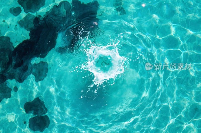 水面涟漪与气泡水花