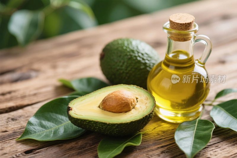 牛油果与牛油果油静物图