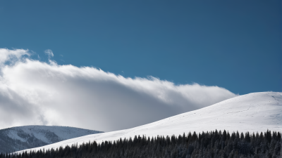 一座被雪覆盖的高山清风景图片