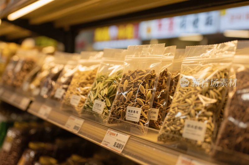 货架上的食品包装袋