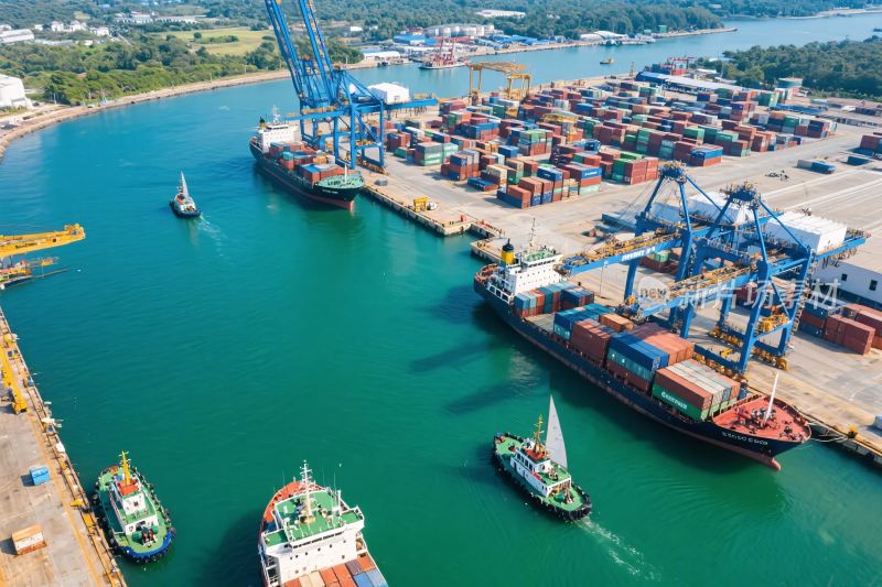 港口集装箱码头航拍图