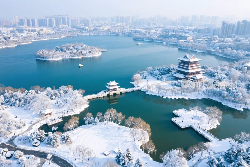 古建雪景湖泊风光