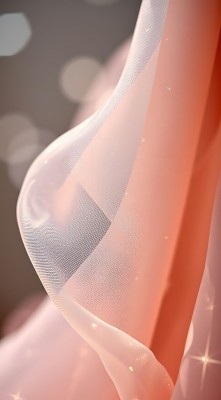 粉红轻纱映月光