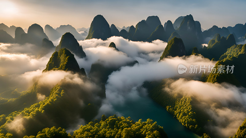 桂林山水照片山峰云海群山云雾缭绕自然风景