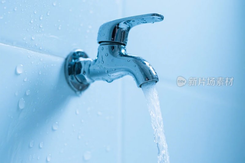 水龙头出水特写