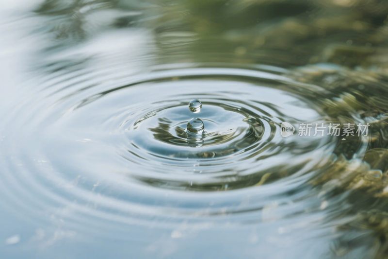 水面水滴涟漪