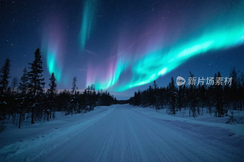 极光雪地夜景