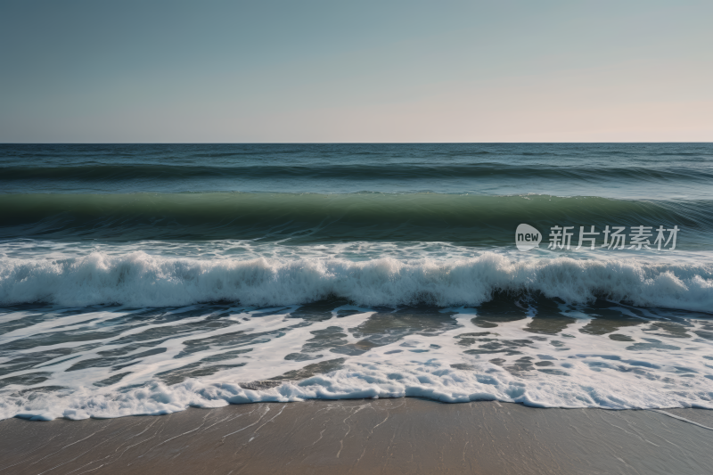 海滩岸边涌来一股海浪高清图片