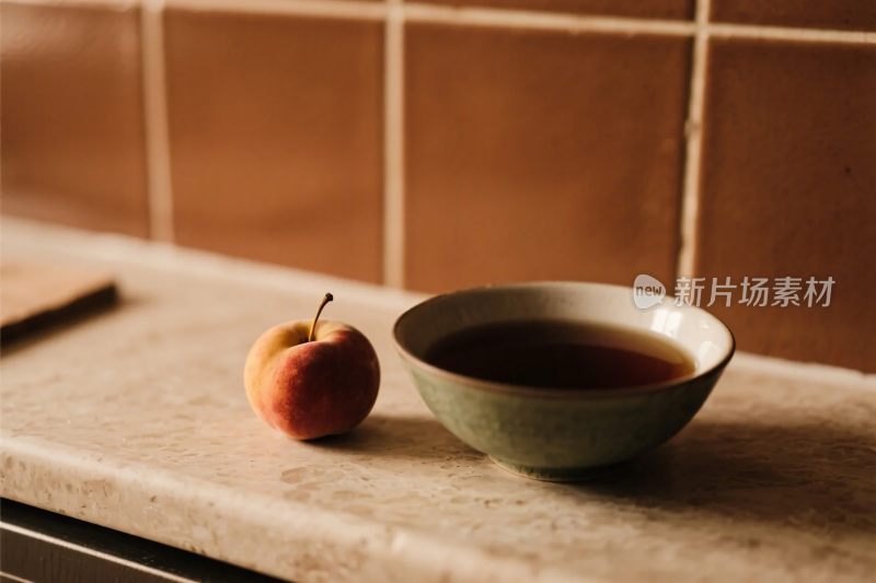 静物苹果与瓷碗