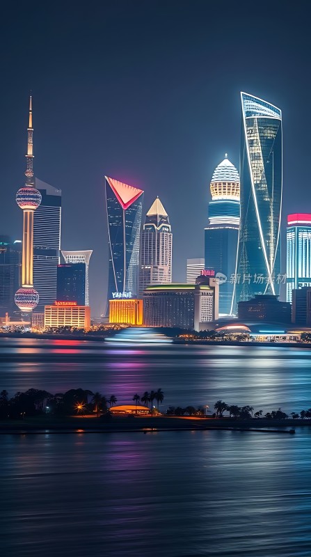 上海夜景东方明珠与陆家嘴摩天大楼