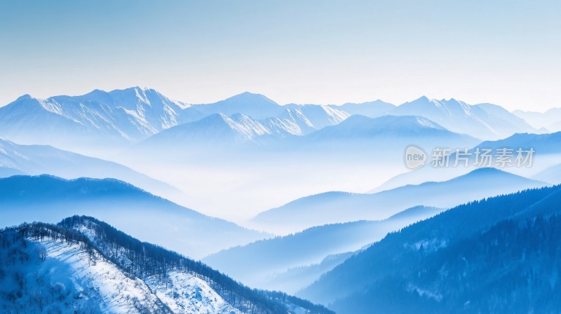 蓝调远山背景