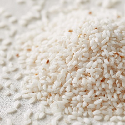 散落的白米特写