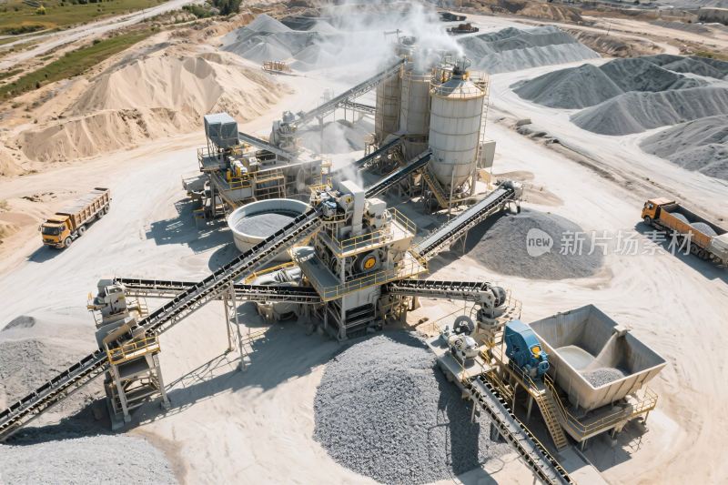 工业采石场作业场景