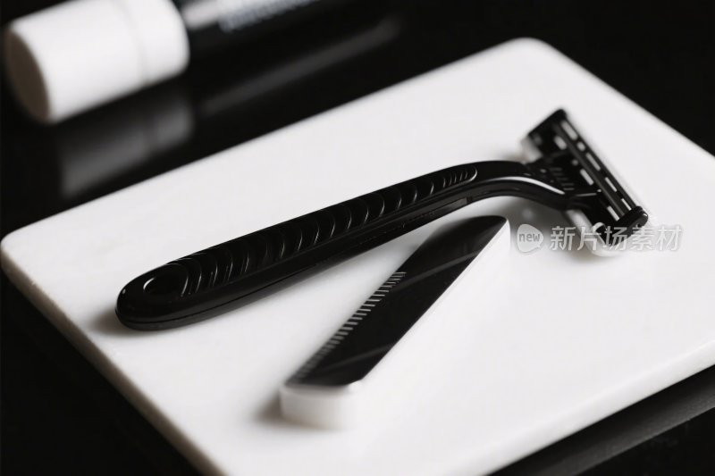 剃须刀与刀片展示