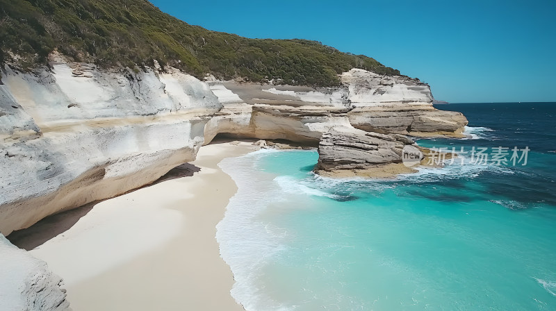 令人惊叹海岸悬崖和碧绿海水