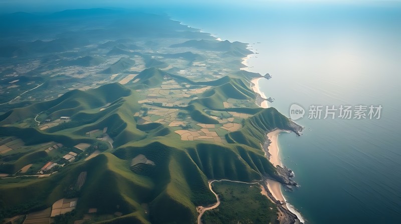 碧海连天绿波荡漾山峦起伏田野金黄