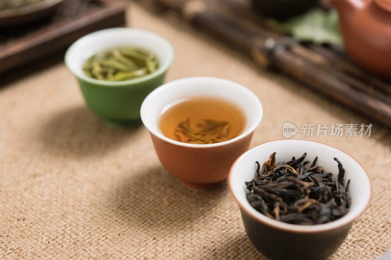 茶具与茶叶展示图