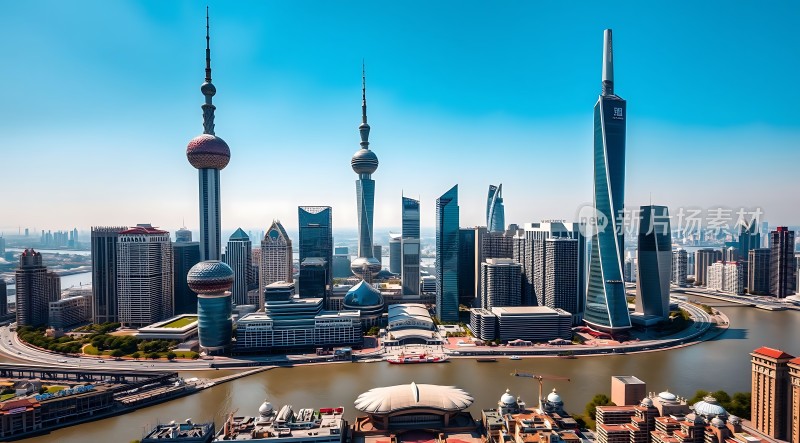 东方明珠与上海中心大厦黄浦江畔的城市风光