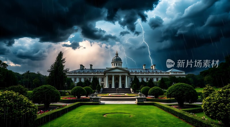 暴风雨前的宁静宏伟宫殿与闪电交加
