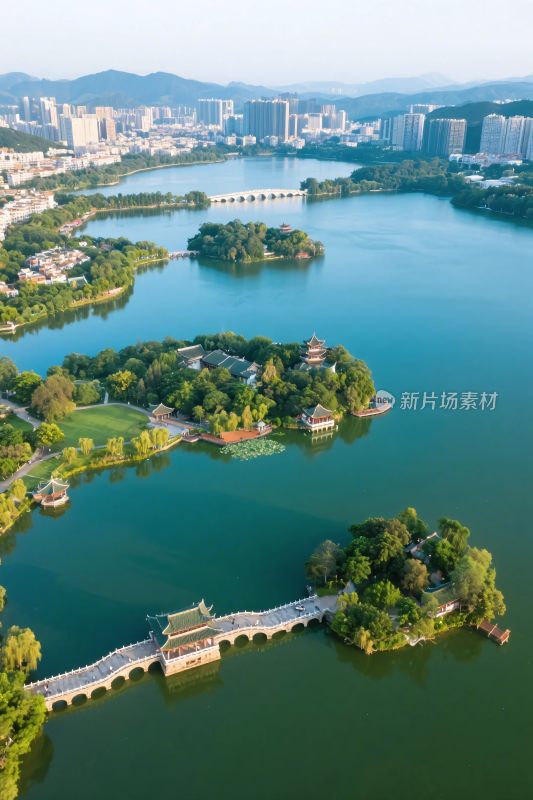 城市湖泊古建风光