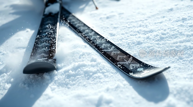 雪地上的滑雪板