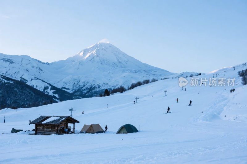 雪山雪地露营场景