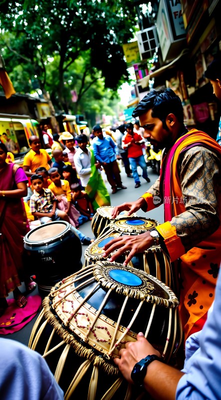 街头鼓手与观众互动
