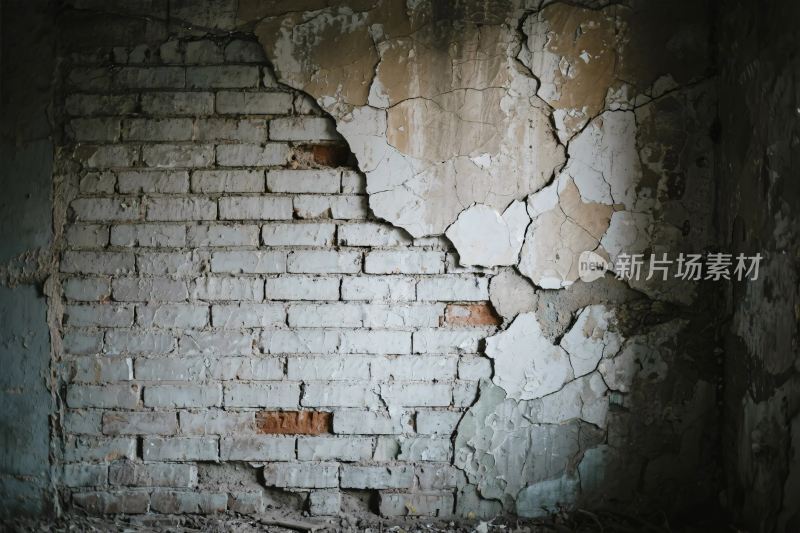 老旧剥落砖墙照片