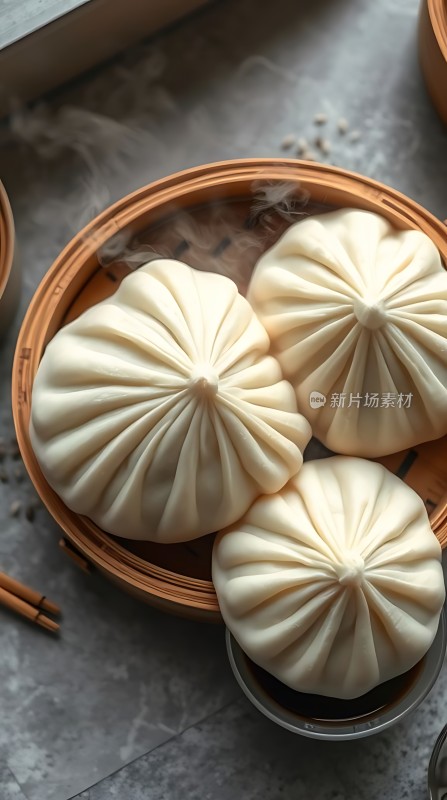 蒸笼里的美味包子