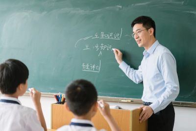 教师课堂授课场景 教师课堂授课场景