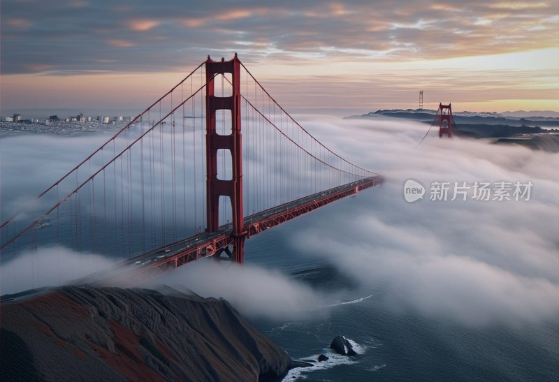 晨雾中金门大桥