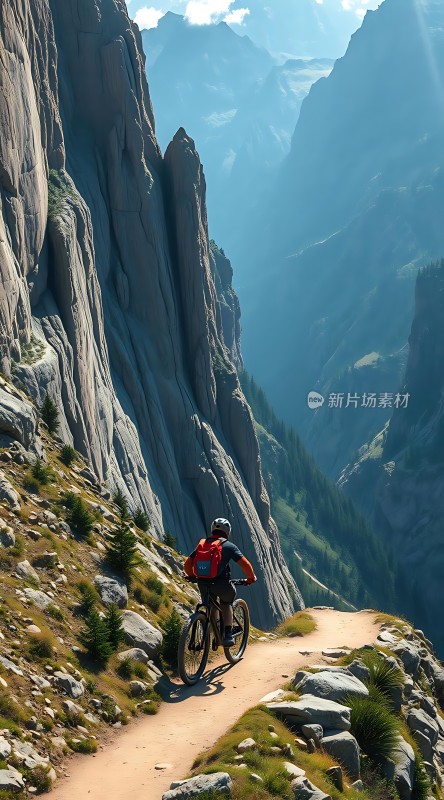 山地骑行者挑战峭壁小径的冒险之旅