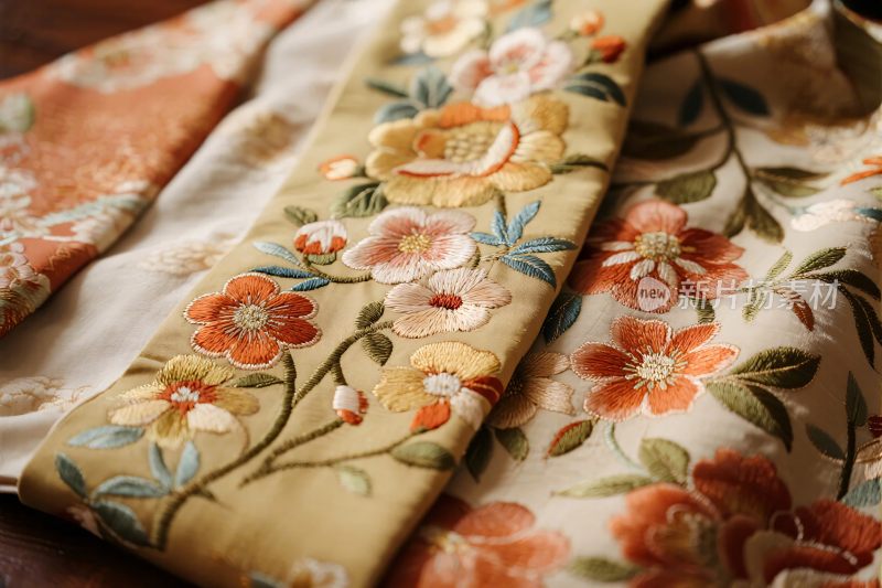 传统花卉刺绣布艺